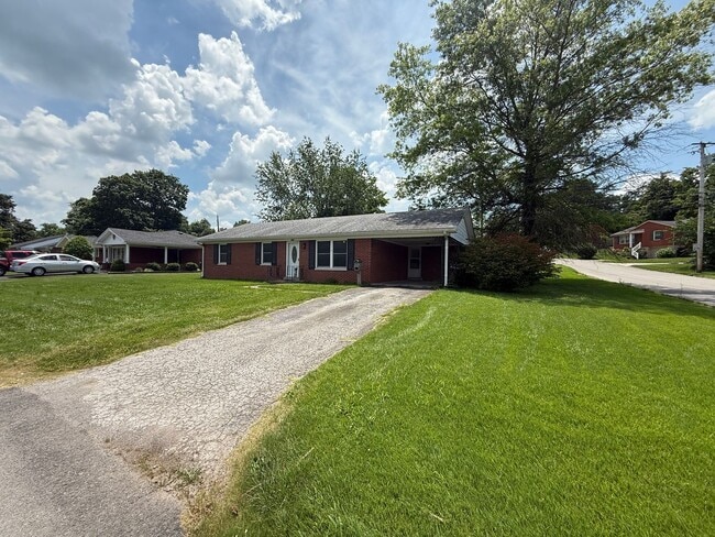 Building Photo - Come Take a Look At This!