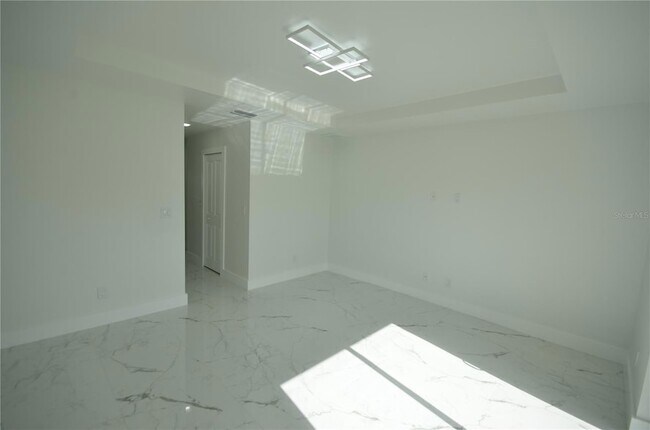 Building Photo - 1132 Edelweiss St E