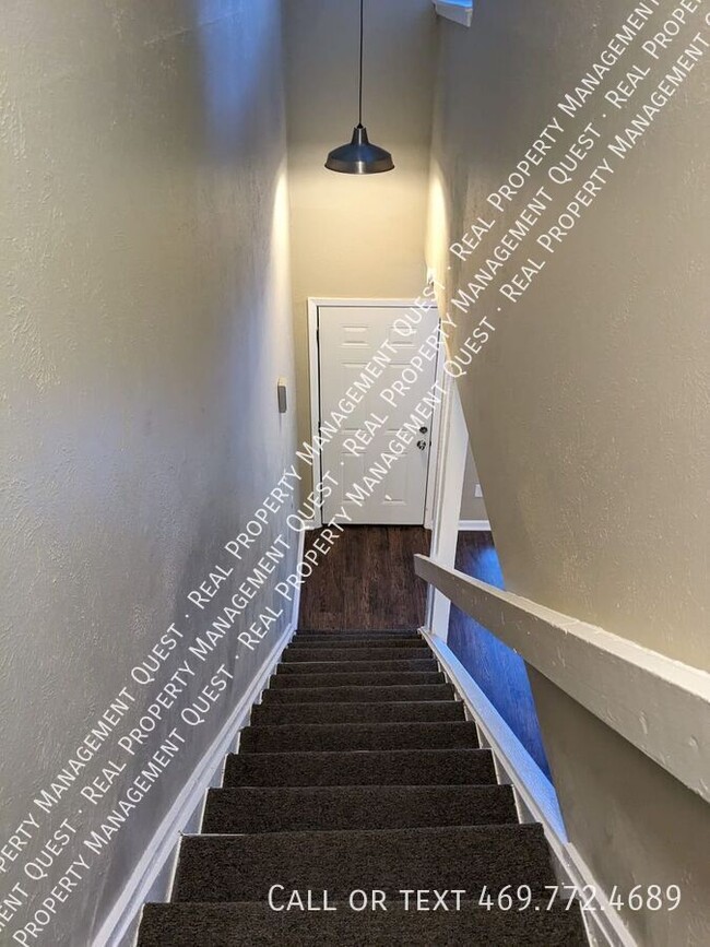 Building Photo - 4632 Country Creek Dr