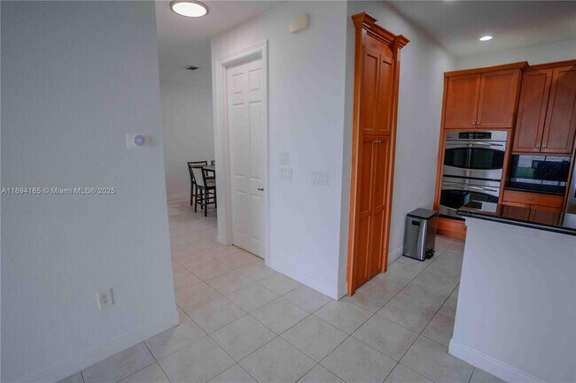 Building Photo - 4537 SW 183rd Ave