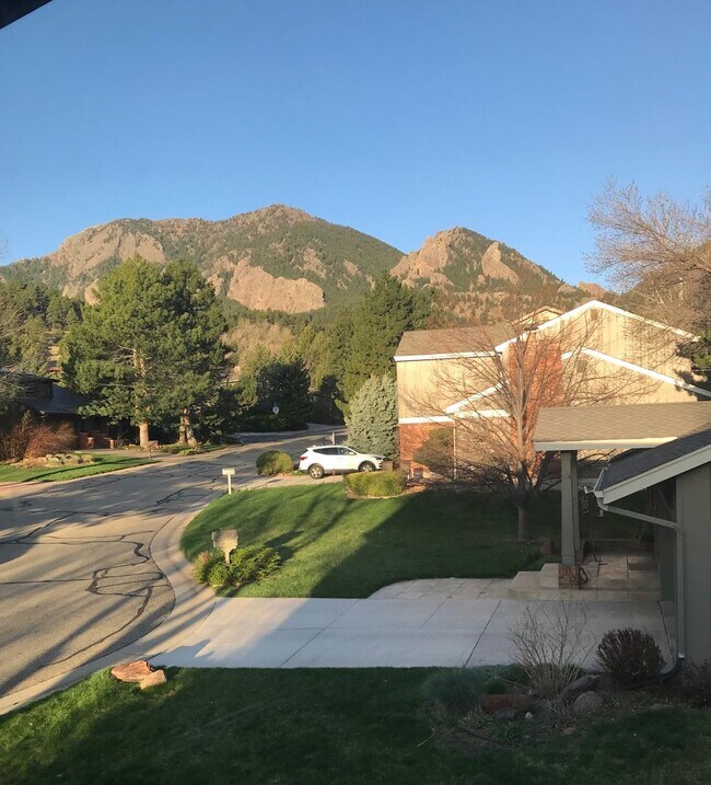 Building Photo - Fully Furnished Three Bedroom Home Available in Boulder 12-24 month lease FURNISHED ONLY.