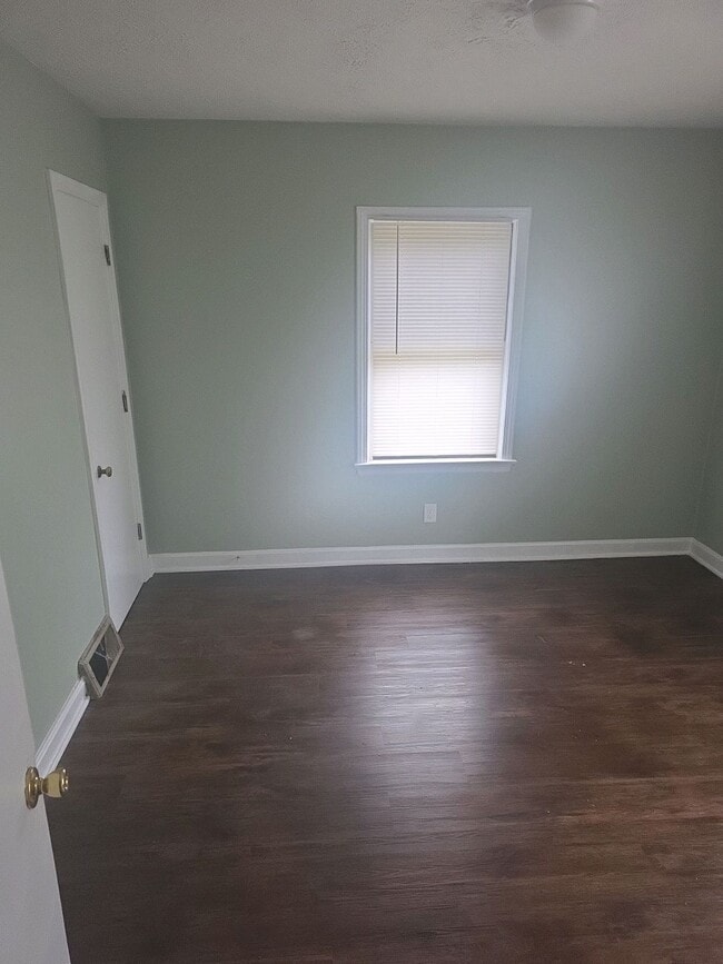 Building Photo - 8902 Beulah Church Rd