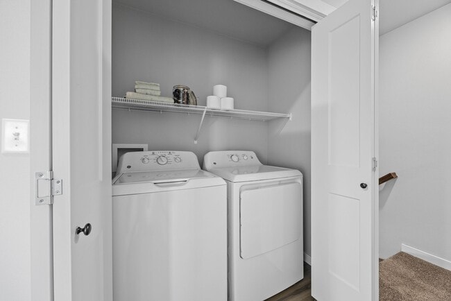 Building Photo - 921 Aiden St