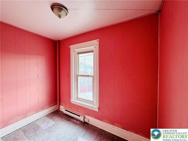 Building Photo - 637 N Penn St