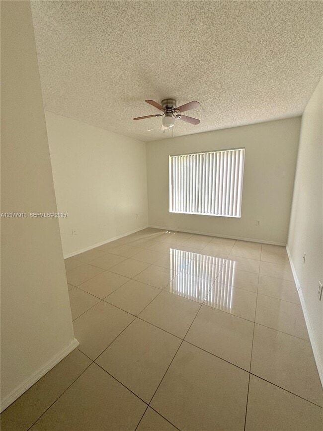 Building Photo - 3252 Coral Lake Ln