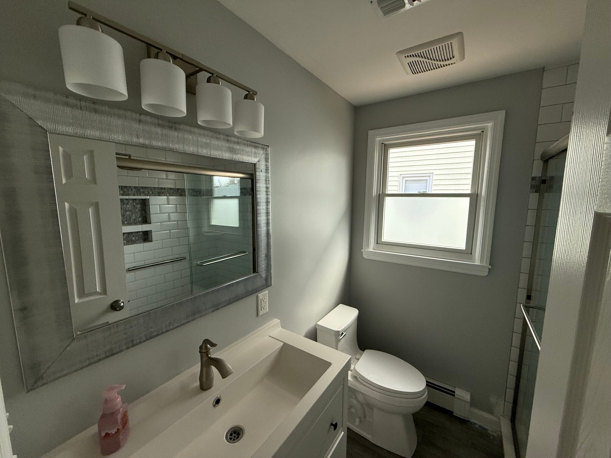 Building Photo - 607 1st Ave