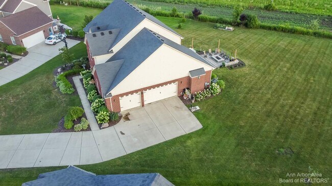 Building Photo - 815 Atherstone Dr