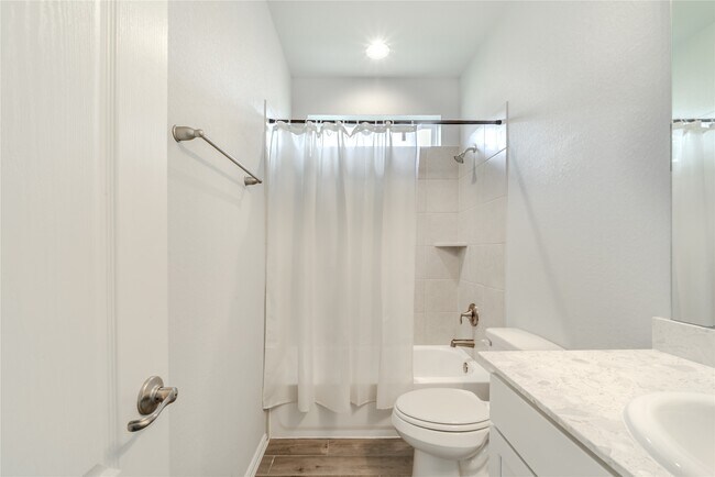 Building Photo - 10323 Birch Peak Dr
