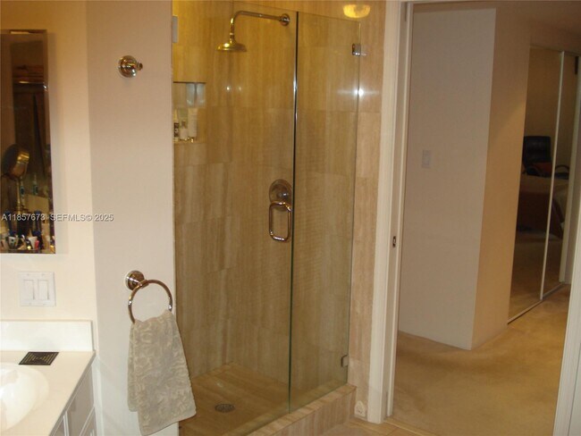 Building Photo - 3600 Yacht Club Dr