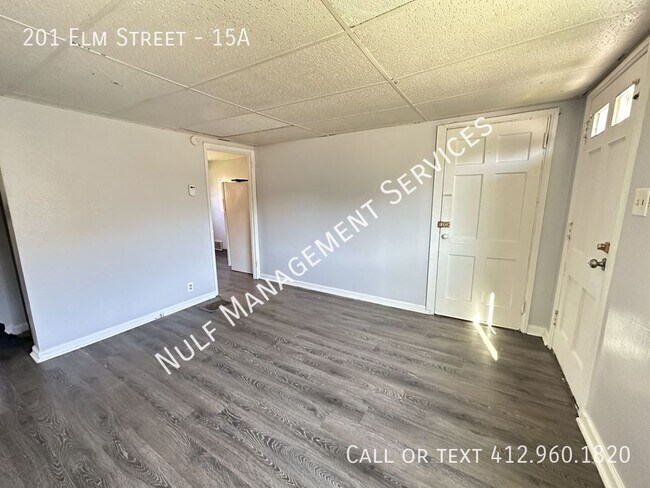 Building Photo - 201 Elm St