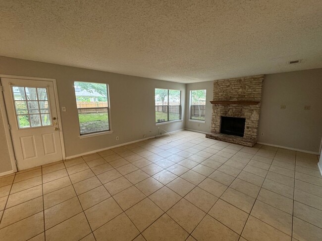 Building Photo - 4204 Everest Ln