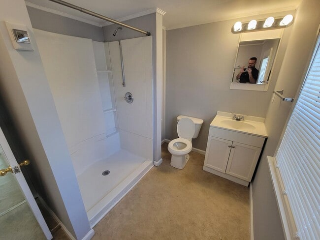 Building Photo - 2 Bedroom/1Bath Home Located  in Burlington, NC! APPLY NOW