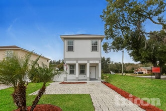 Building Photo - 8118 N Coolidge Ave