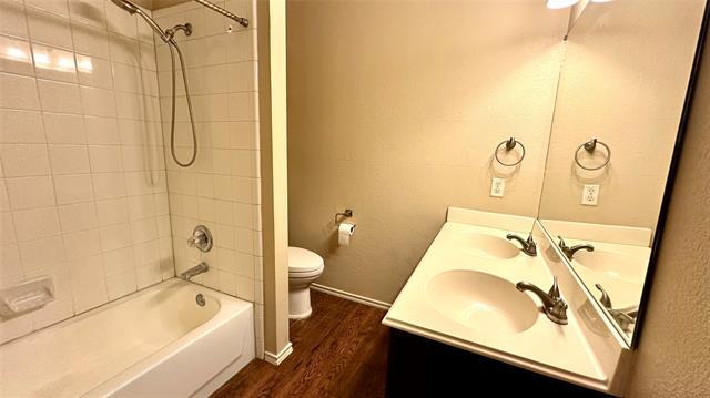 Building Photo - 1402 Peregrine St