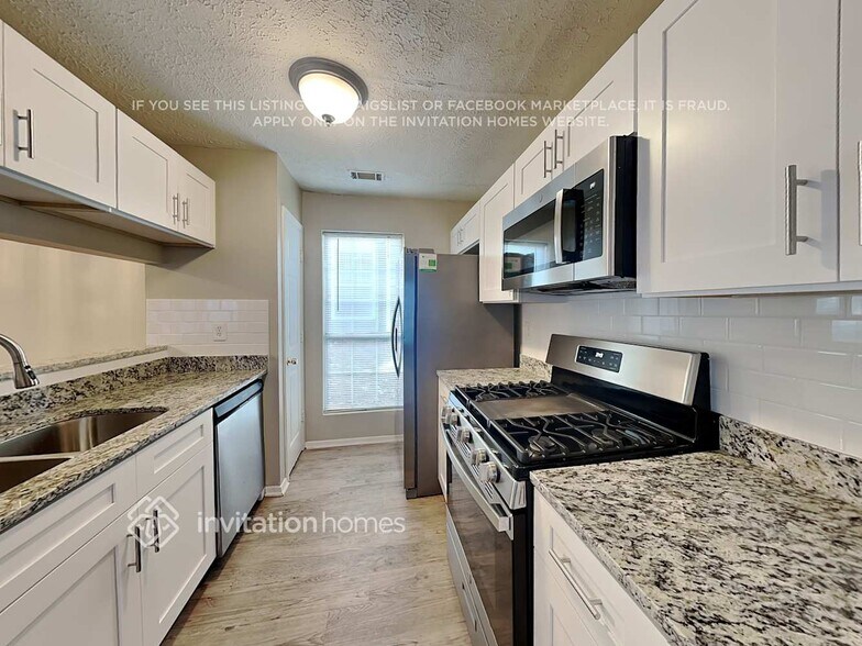 Building Photo - 1030 Hampton Hill Ct