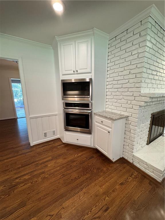 Building Photo - 304 Colewood Way NW