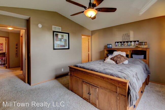 Building Photo - 3 br, 2.5 bath House - 234 Melrose Dr