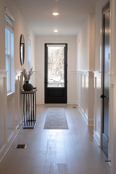 Building Photo - 2010 14th Ave N