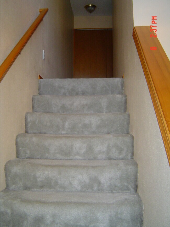 Building Photo - 3935 SW Pinewood Way