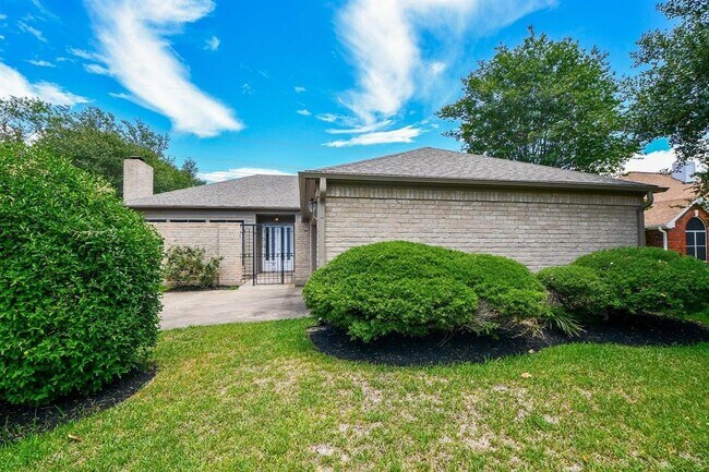 Building Photo - 13007 Waldemere Dr