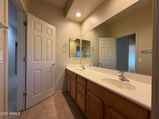 Building Photo - 6285 S Fawn Ct