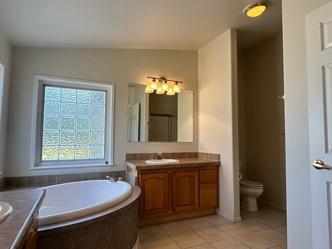 Building Photo - Large Single Family Home in Country with Office