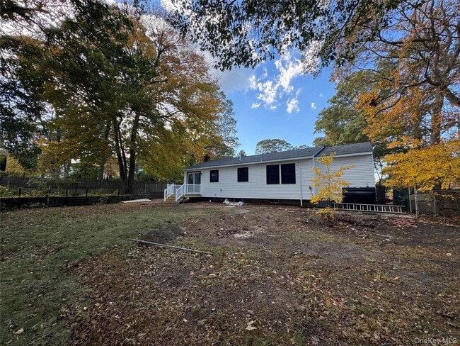 Building Photo - 75 Valley Dr