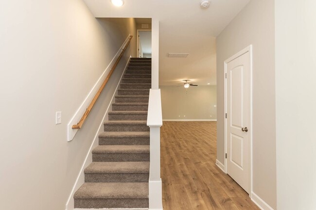 Building Photo - Four Bedroom Home