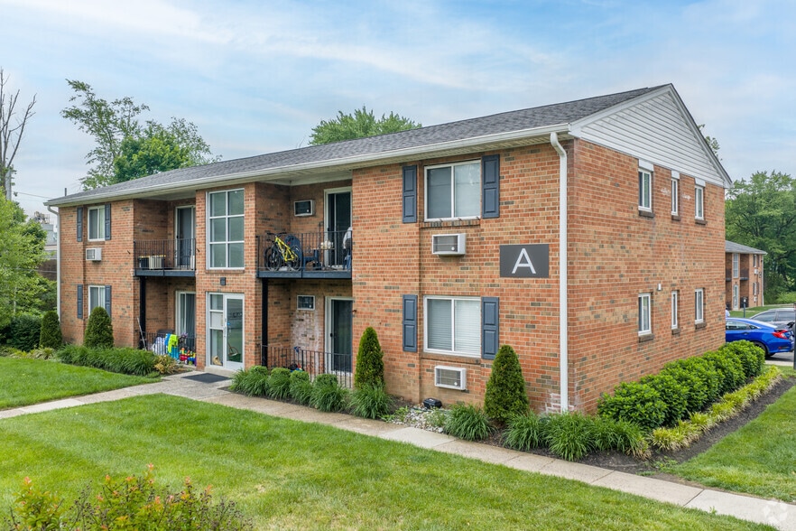 Building Photo - Livingstone Apartment Homes