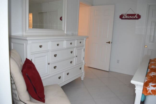 Building Photo - Fully furnished 3 bedroom 3 Bath POOL home in Sandpiper Bay