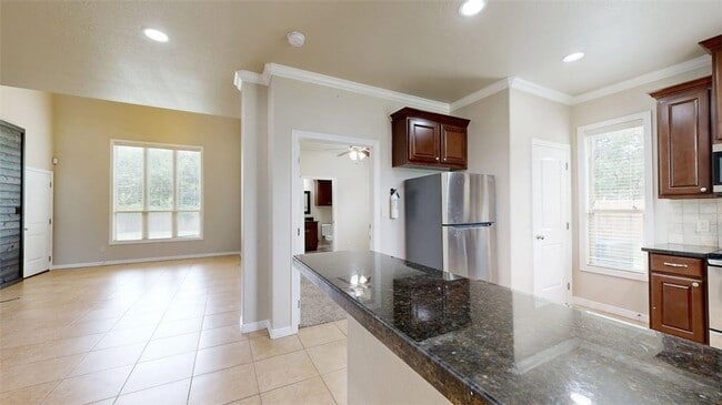 Building Photo - 1102 Milner Dr