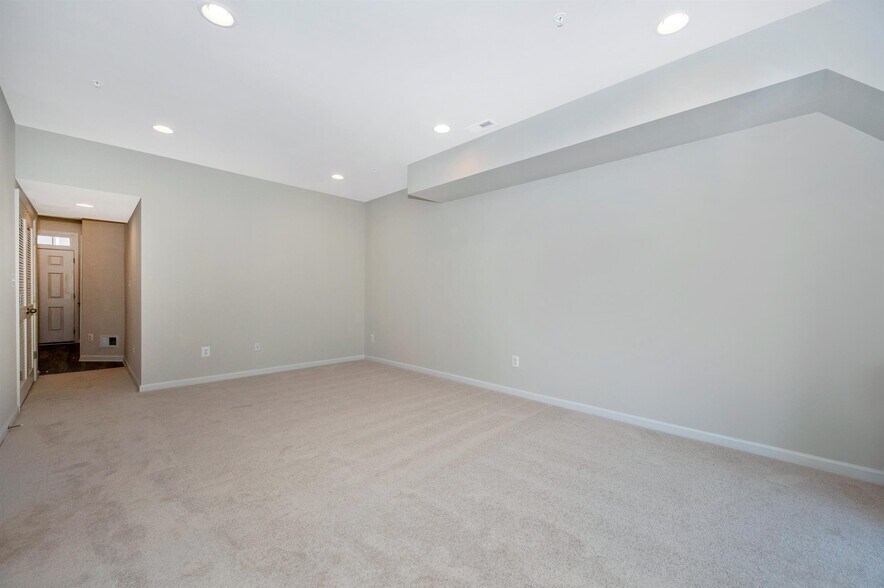 Building Photo - 23 Chester Ct