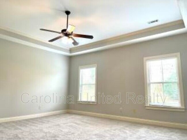 Building Photo - 220 Kickham Ln