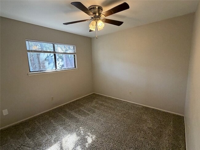 Building Photo - 802 Navidad St