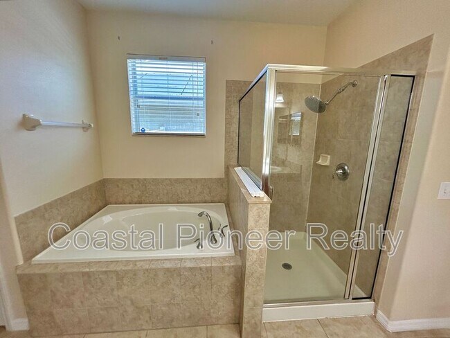 Building Photo - 2123 Roanoke Springs Dr
