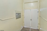 Building Photo - 68 Mill St