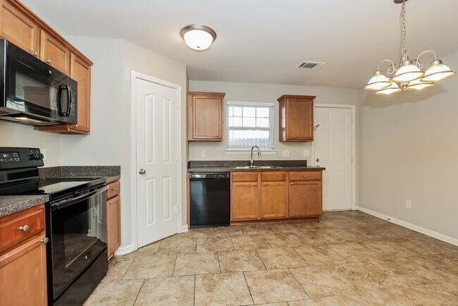 Building Photo - 8051 Logan Dr