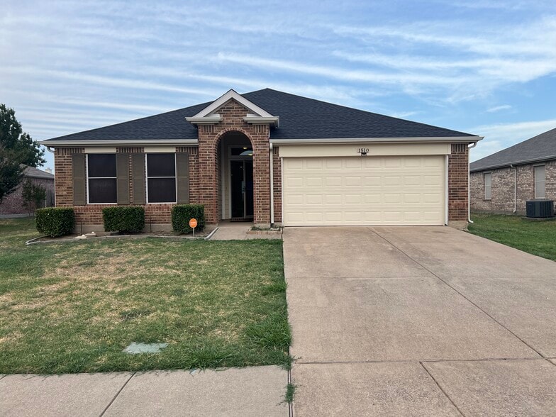 Building Photo - 1510 Shady Shores Dr