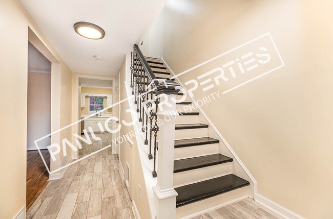 Building Photo - 4716 Champion Ct