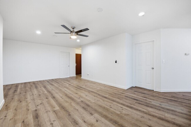 Building Photo - 6269 Mary Ln Dr