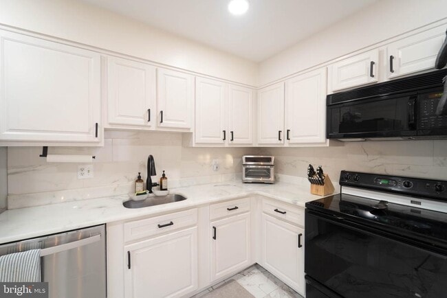 Building Photo - 5105 Spring Rock Ct