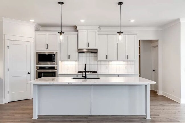 Building Photo - 7425 Twill Hts Lp