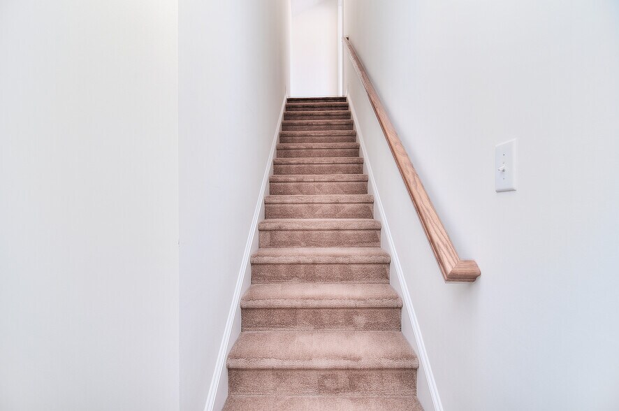 Building Photo - 7819 Chaddsley Dr