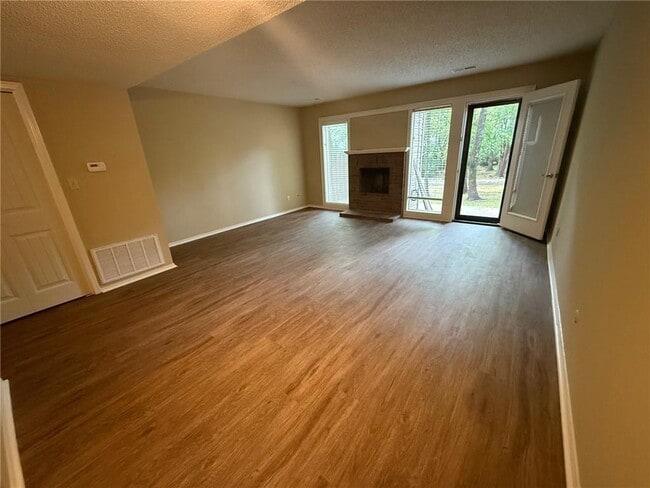 Building Photo - 2462 E Kantz Ln