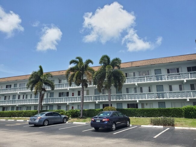 Primary Photo - 2200 Springdale Blvd