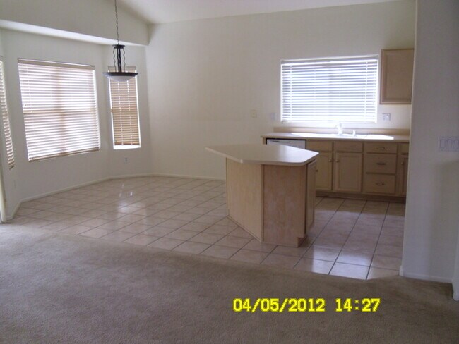 Building Photo - 3 Bed 2 Bath in Most Desired Ahwatukee
