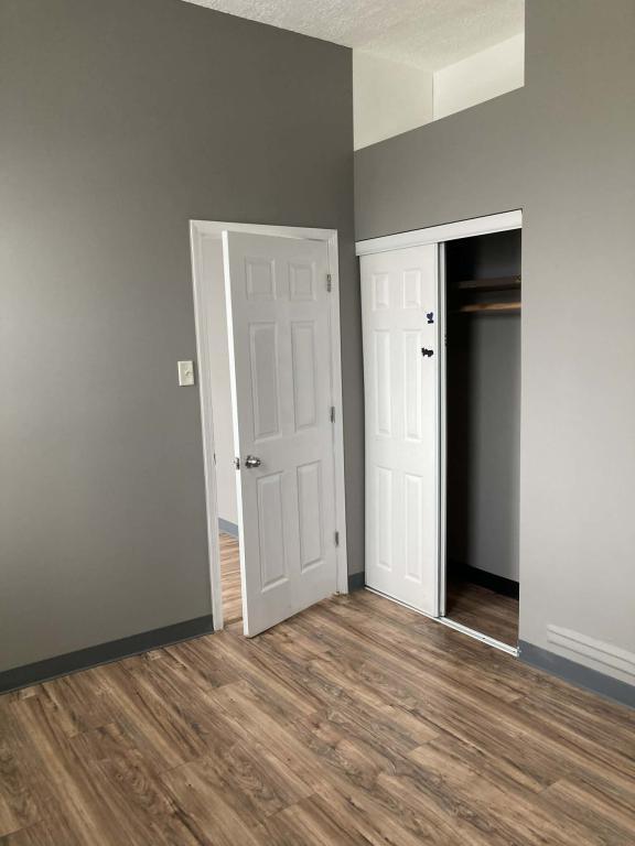 Building Photo - 2258 W 21st Pl