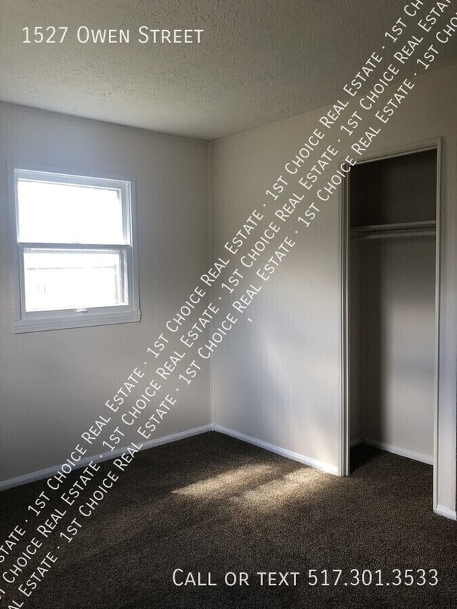 Building Photo - 1527 Owen St
