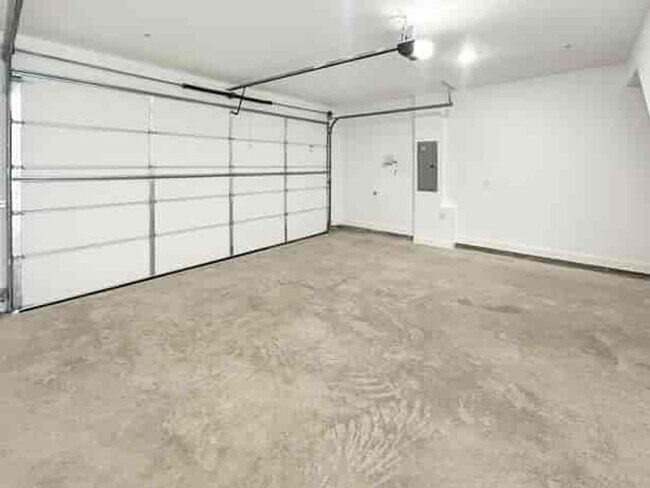 Building Photo - 403 Burgundy Wy