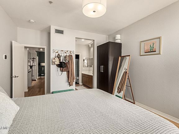 Building Photo - 706 E Washington St